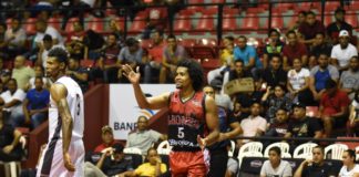 Manuel Fortuna conduce triunfo de Leones en apertura LNB