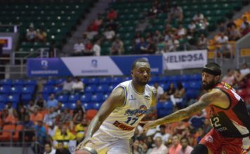 Metros vencen a Leones para su tercera victoria consecutiva en casa