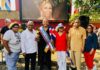 Raúl Acosta (Oro Sólido) recibe la “Estrella del Triunfo” en el Paseo de La Fama del Parque Celia Cruz