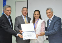 Ministro de Hacienda clausura Diplomado en Finanzas