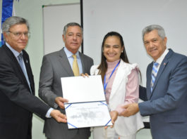 Ministro de Hacienda clausura Diplomado en Finanzas