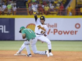 Águilas pintan de blanco a las Estrellas