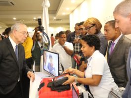 ONESVIE expone avances tecnológicos ante público asistente a Feria Humanitaria