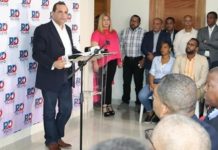 Crespo renuncia del PLD y llama «traidor» y «mercader» al presidente Medina