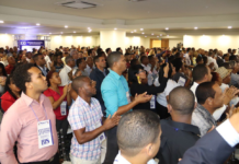 BIS proclama a Leonel Fernández como su candidato