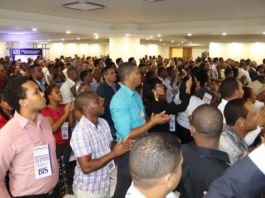 BIS proclama a Leonel Fernández como su candidato