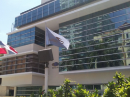 Observadores internacionales se reúnen con Leonel en Fundacion Global