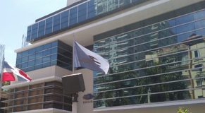 Observadores internacionales se reúnen con Leonel en Fundacion Global