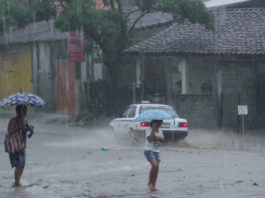 Vaguada provoca aguaceros en gran parte del país