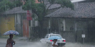 Vaguada provoca aguaceros en gran parte del país