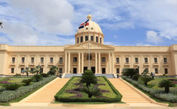 Afirman Medina violó Constitución con emisión de bonos por US$ 2,500 millones