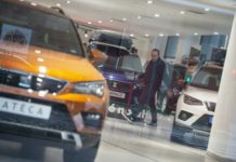 La economía se ralentiza en una España inmersa en la inestabilidad política