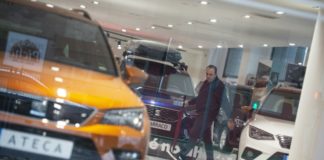 La economía se ralentiza en una España inmersa en la inestabilidad política