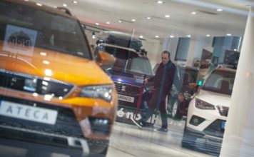 La economía se ralentiza en una España inmersa en la inestabilidad política