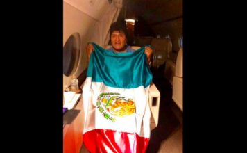 Avión de Morales recaló en Paraguay para esperar autorización hasta México
