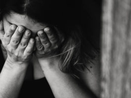 VIDEO: Mujer bangladesí se filma a escondidas pidiendo socorro por ser torturada en Arabia Saudita