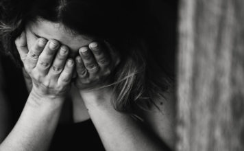 VIDEO: Mujer bangladesí se filma a escondidas pidiendo socorro por ser torturada en Arabia Saudita