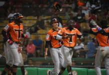 Toros remontan en entradas extras para 11va victoria seguida