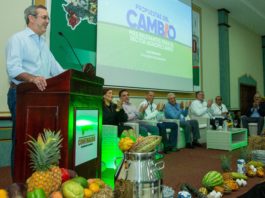 Abinader: “Atenderemos el campo 7 días a la semana, no sólo los domingos”