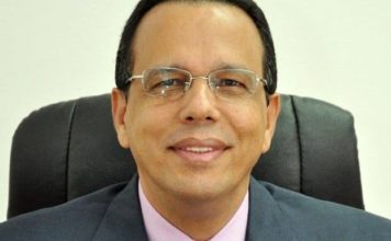 Ministro de Educación dice CNE se reunirá para decidir si concluye el año escolar o continúa