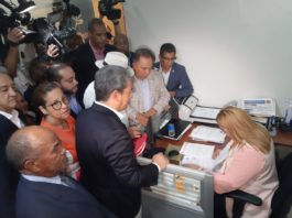 Fuerza del Pueblo presenta a Leonel como candidato presidencial ante JCE