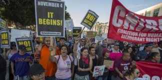 Un juez revierte la orden de Trump de cancelar el programa DACA y obliga a reactivarlo