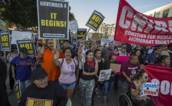 Un juez revierte la orden de Trump de cancelar el programa DACA y obliga a reactivarlo