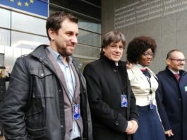 Líderes independentistas catalanes recogieron su credencial provisional de eurodiputados