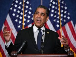 Congresista Adriano Espaillat hace historia en defensa a la democracia de los Estados Unidos