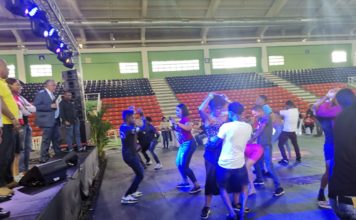 Ministro Danilo Díaz agasaja deportistas en encuentro navideño