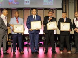 Reconocen contralor por trayectoria en artes marciales