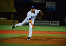 Águilas anuncian la contratación del relevista Mike Devine