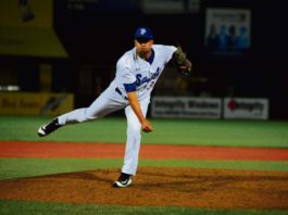 Águilas anuncian la contratación del relevista Mike Devine