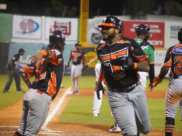 Toros aplastan a las Estrellas en histórica victoria de Valdés