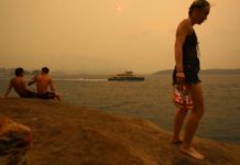 El fuego consume Australia y el humo ensombrece Sydney