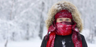 La razón científica por la que las mujeres suelen tener más frío