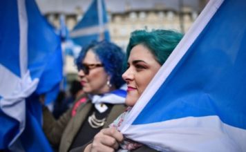 ¿Podría Escocia independizarse de Reino Unido y a la vez quedarse dentro de la Unión Europea?