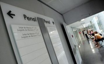 Una agonía de 20 minutos: el hombre acuchillado por su novia grabó su propia muerte con el móvil