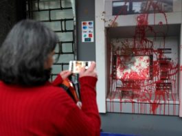 Bancos saqueados durante enfrentamientos nocturnos en Beirut