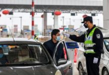 China cierra una tercera ciudad, de medio millón de habitantes, por el brote de coronavirus