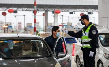 China cierra una tercera ciudad, de medio millón de habitantes, por el brote de coronavirus