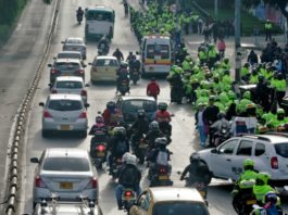 Se reactivan protestas en Colombia con esporádicos choques con la fuerza pública