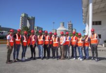 Peloteros de Palenque visitan las instalaciones de DOMICEM