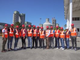 Peloteros de Palenque visitan las instalaciones de DOMICEM