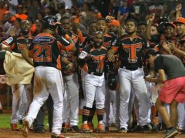 Toros hacen historia y se colocan a un paso del título