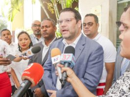 Carolina deposita plan de gobierno para la Alcaldía del DN; se centra en gestión eficiente, con la participación de la gente