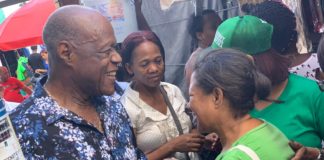 Johnny Ventura lleva su propuesta al mercado de la Duarte