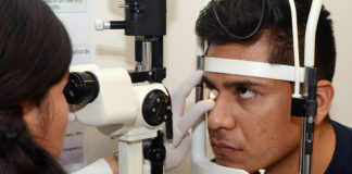 Una enfermedad causada por sobreexposición a las pantallas afecta a más de la mitad de los jóvenes mexicanos