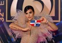 Clarissa Molina reclama democracia para RD en Premios Lo Nuestro
