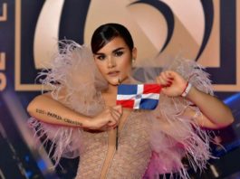 Clarissa Molina reclama democracia para RD en Premios Lo Nuestro